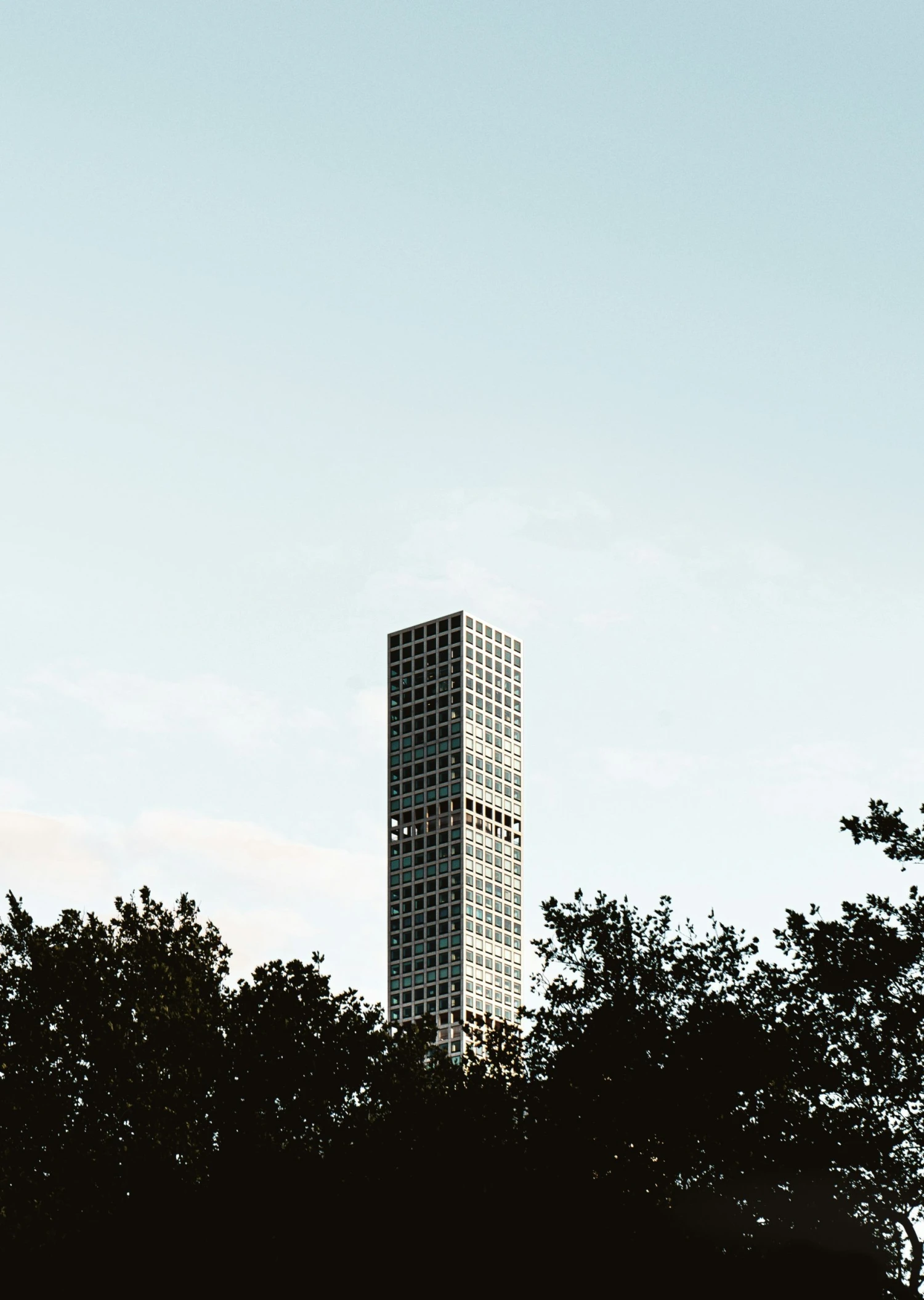 Místo klenotu miliardářů ruina. Z newyorského mrakodrapu na Park Avenue se drolí beton