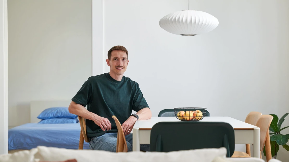 Obývák jako z katalogu severského designu. Na návštěvě u zakladatele Designspotu