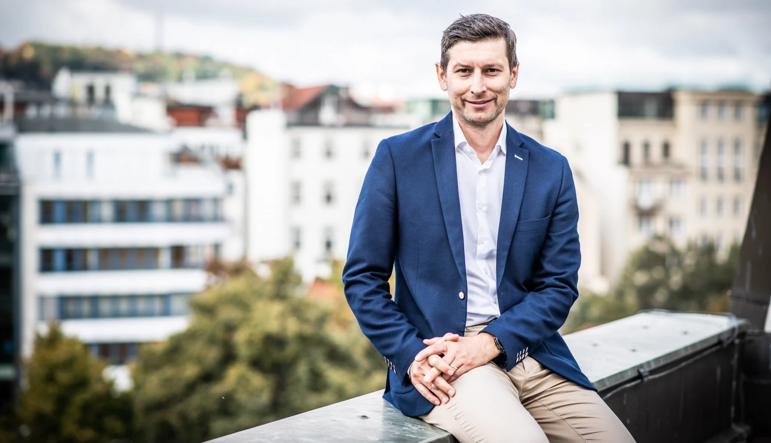 Koupíte nejlepší byty v&nbsp;Praze a&nbsp;jen sledujete, jak vyděláváte, láká šéf Fletu