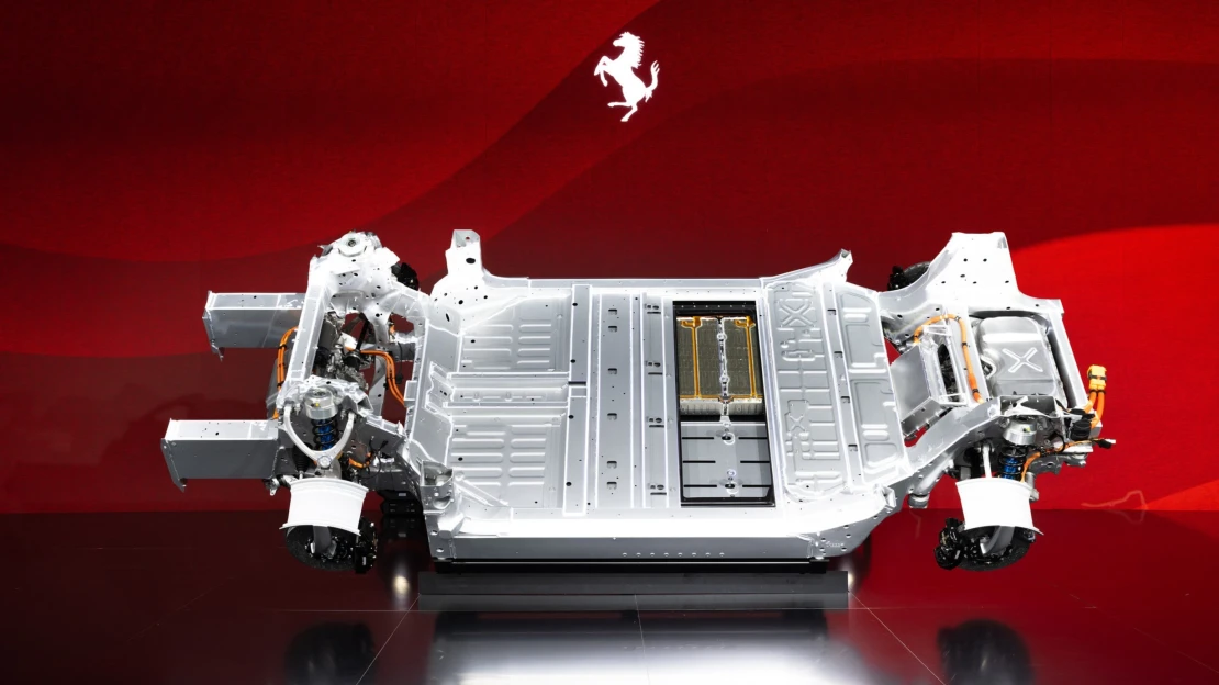 Před Ferrari je zlomový okamžik. Revoluci proto dávkuje po kouskách