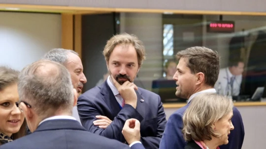 Česko vyjednalo emisní ústupky. Povolenky ETS2 se odloží o rok, oznámil ministr Hladík