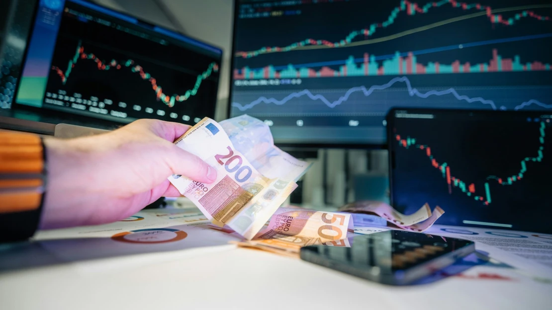 Pasivní investování mění trh v automat, varují ekonomové. Jak své peníze ochránit?