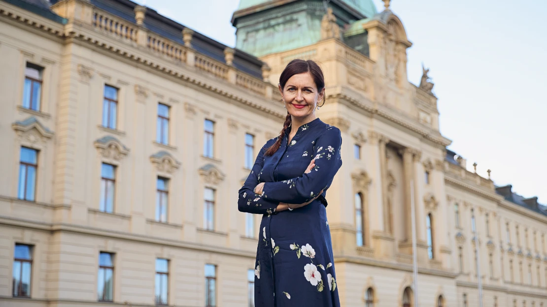 Příběhy, které nechcete slyšet. Co žene dál Kláru Šimáčkovou Laurenčíkovou