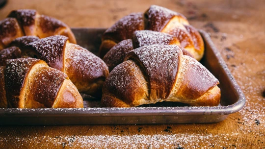 Trendy nejsou, dokonalé ano. Jablečné rohlíčky s ořechy a skořicí