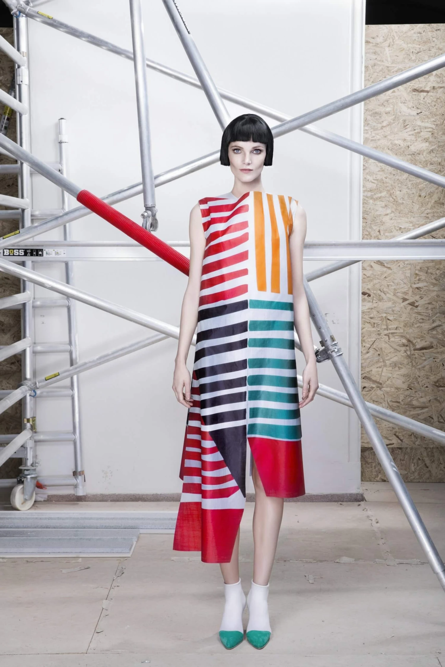 Liběna Rochová, šaty z kolekce Oděvní partitury inspirované dílem Milana Grygara, 2014, polyester s netkanou textilií.