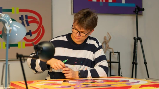 Od plánků metra až k&nbsp;parkuru. Obrazy od Maattyho míří do prestižní aukce