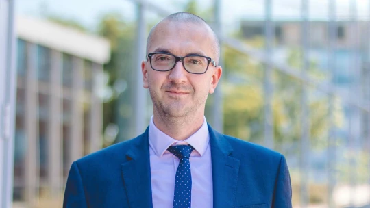 Bohatství jako prokletí. Odborník radí, jak mají správně fungovat rodinné firmy