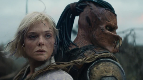 Série Predátor se našla. Nový film je kouzelně infantilní i kreativní