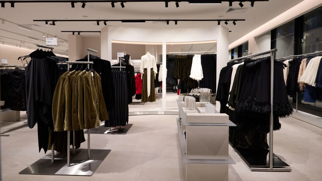 Pre-Loved jako stálý trend. H&M přináší do Prahy kurátorovaný second hand