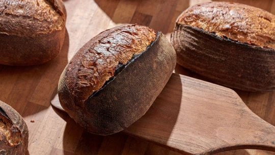 Křupavý průvodce 2025. Pražský chléb roku není z pekárny. Které jsou v top 10?