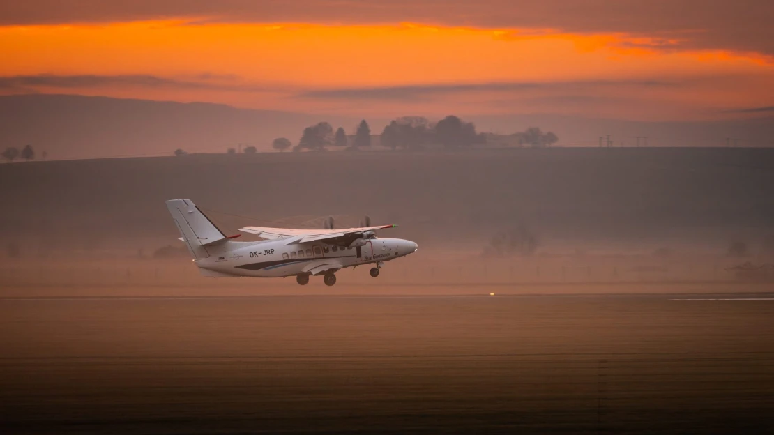 Nebeská liška, L-410 a Žralok. Do Dubaje míří hned tři letouny vyrobené v Česku