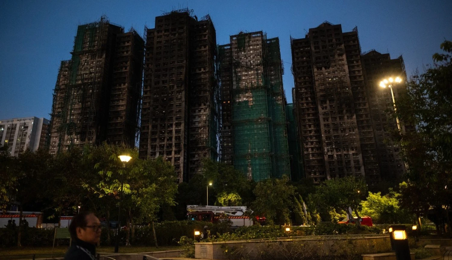 Lehké, levné a hořlavé. Nad bambusovým lešením se i přes tisíceletou tradici smráká