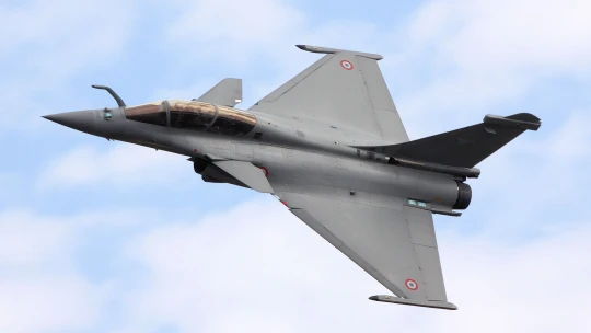 Ukrajina pokračuje ve zbrojení. Od Francie koupí sto letounů Rafale