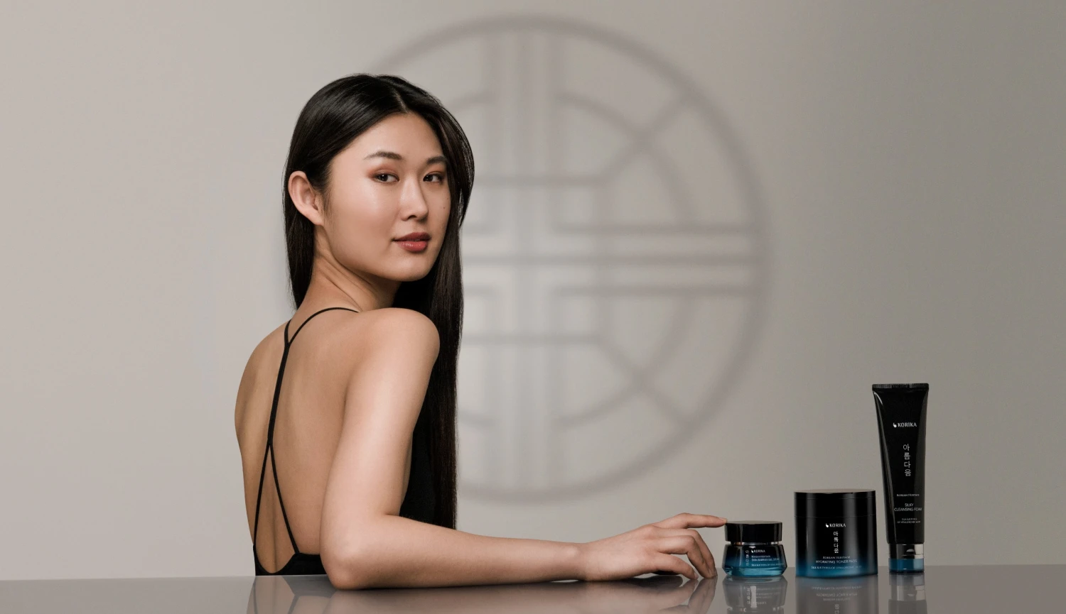 Největší potravinová mánie roku 2026? Sítě i kavárny pobláznil černý sezam