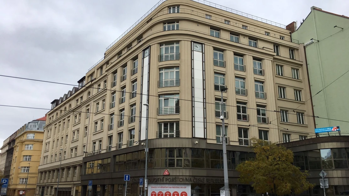 Policie obvinila třináct lidí v&nbsp;kauze zakázek Všeobecné zdravotní pojišťovny