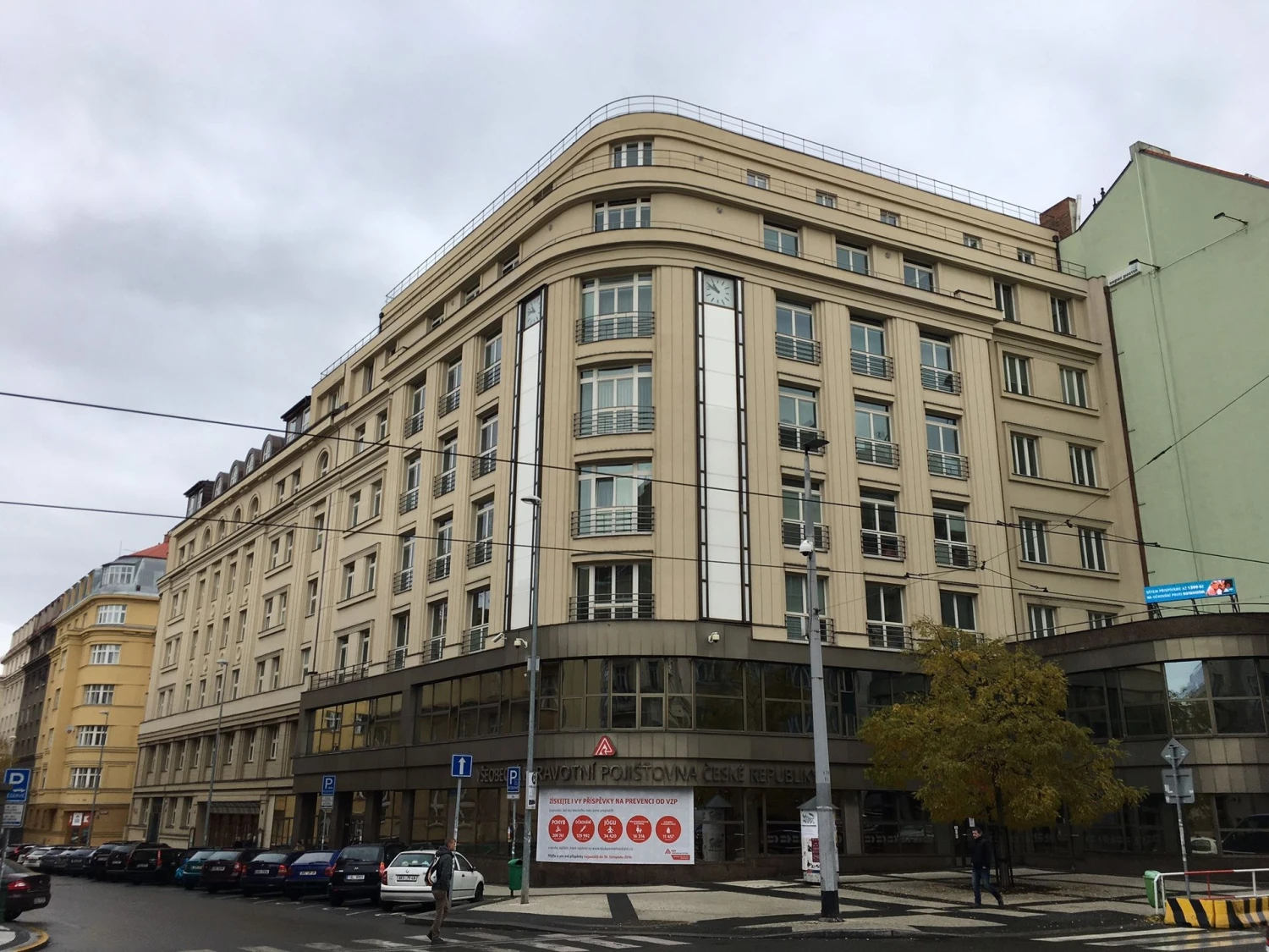 Policie obvinila třináct lidí v kauze zakázek všeobecné zdravotní pojišťovny