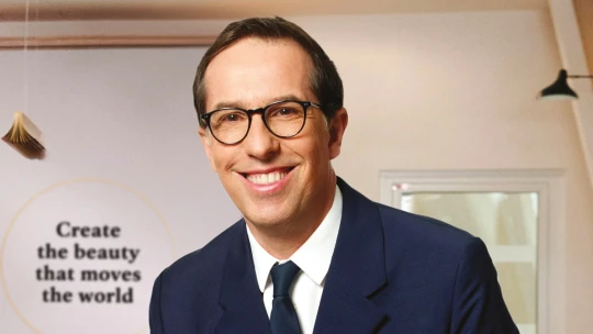 Kapitalismus s krásnou tváří. CEO musí myslet jako vědec, říká šéf L’Oréalu