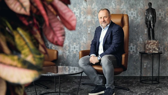 Dalších 200 let. Jak Tomáš Salomon připravuje Českou spořitelnu na budoucnost?