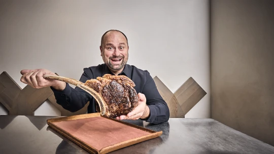 Nejznámější řezník Česka otvírá další podnik. Kšána uvaří i vnitřnosti