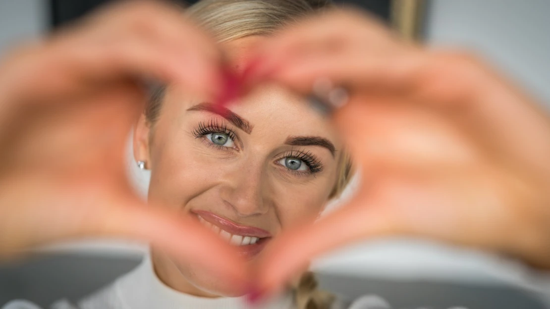 Přirozená cesta k sebejistotě. Česká značka deNatura mění pohled na krásu