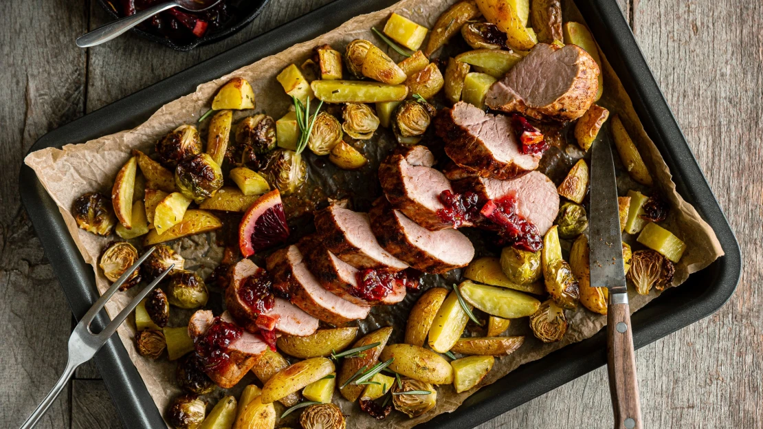 Lahodný podzim. Šťavnatá panenka s pomerančovou glazurou & pečenou zeleninou