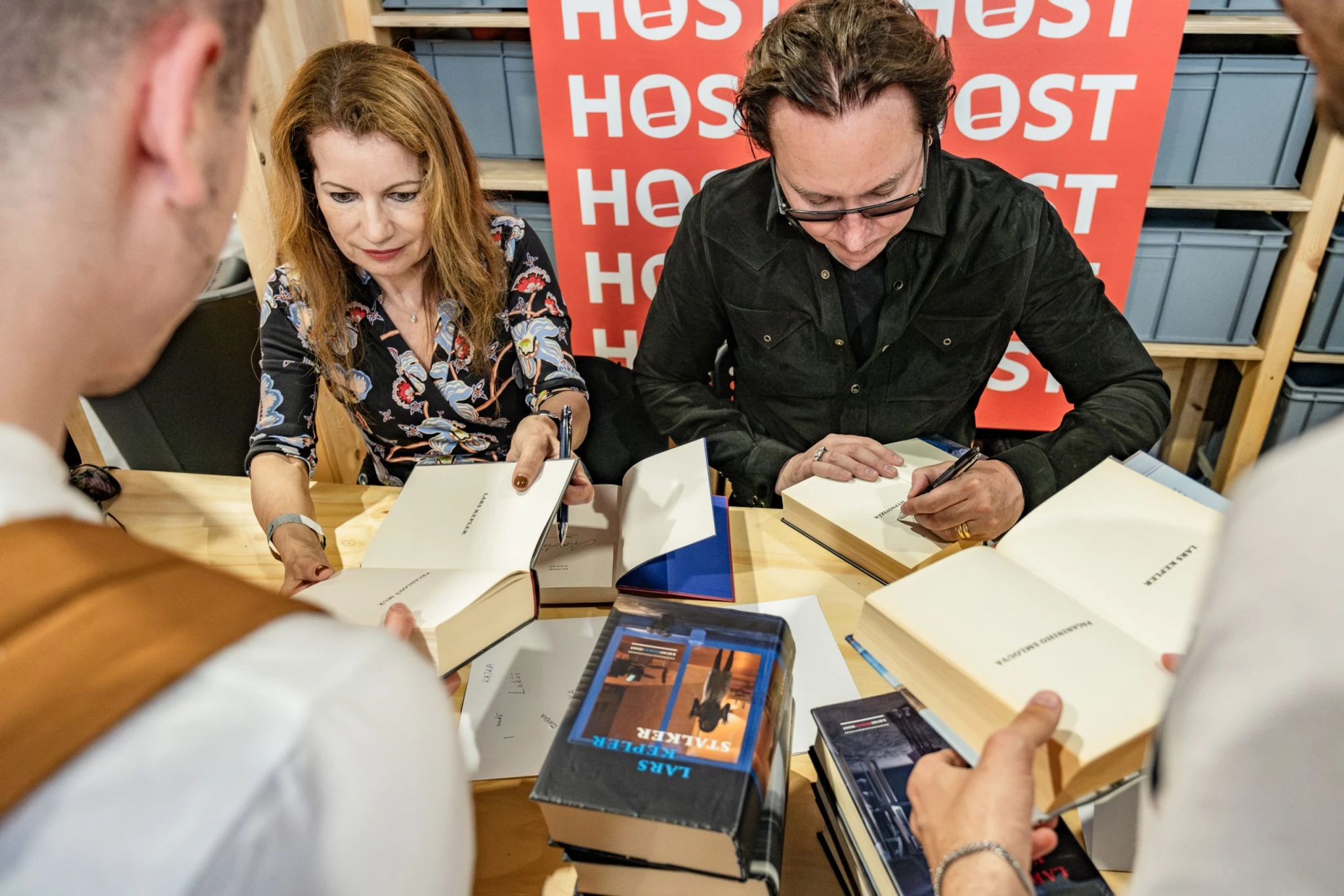 manželé Ahndorilovi aka Lars Kepler na Světě knihy 2024