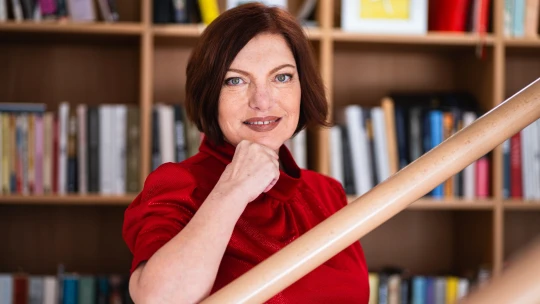 Píše na plný úvazek. Jak Mornštajnová vybudovala svůj milionový svět