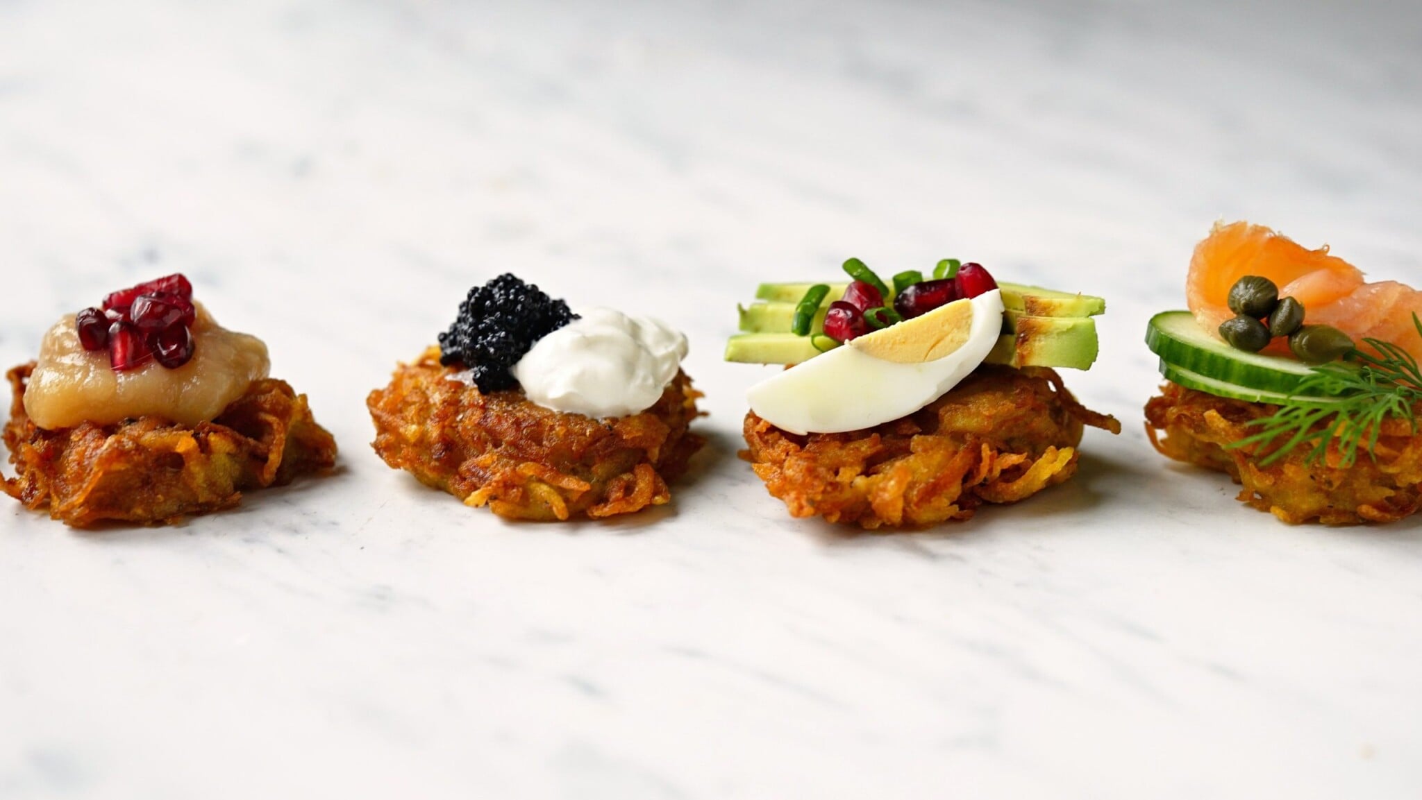 Bramboráky nasladko?! Chanukové latkes jsou lahodné na mnoho způsobů