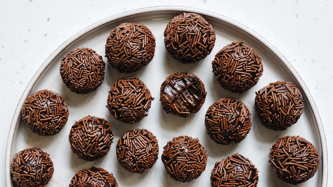 Brazilské brigadeiros. Nečekaný hit vánočního cukroví ze tří surovin
