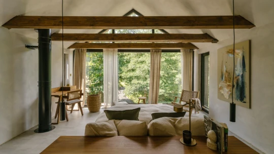 Sklo, dřevo a&nbsp;příroda. Casa Calma přináší do Orlických hor nový glampingový zážitek