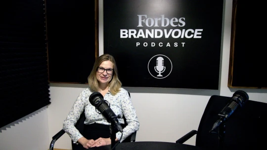 Víc než kdy dřív teď trhy ovlivňuje sentiment. Pro méně zkušené investory je těžší zachovat rozvahu, říká Krajčovičová