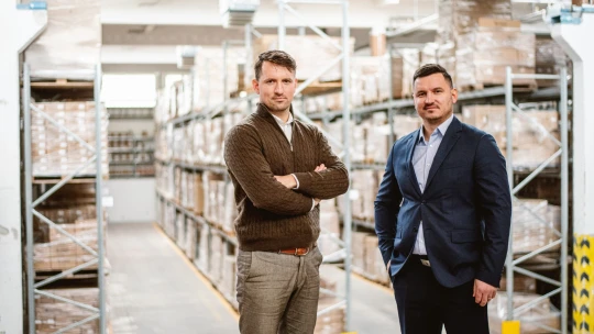 Byznysová síla modrého banánu. Štěrbovi stavějí u Starého Města logistický hotspot