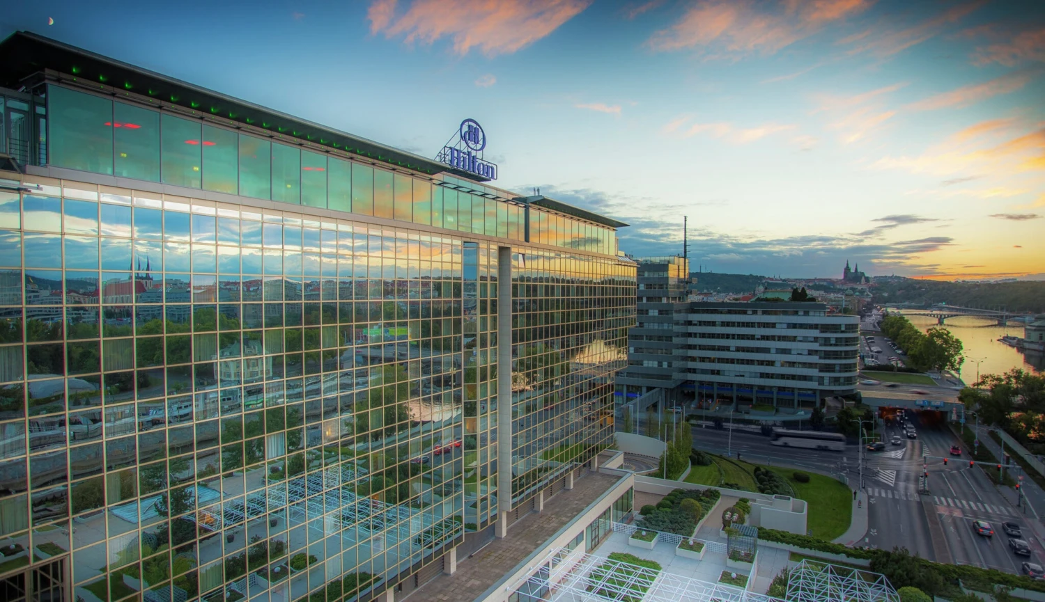 Jaký byl realitní rok 2025? Projděte si nejzásadnější momenty měsíc po&nbsp;měsíci