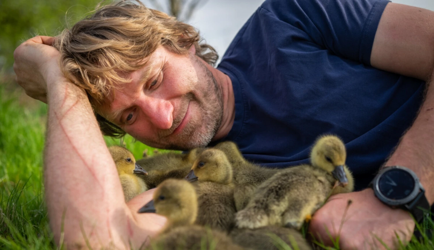 Skutečná pohádka o husopasovi. Dokázal, že hranice jsou jen v hlavě