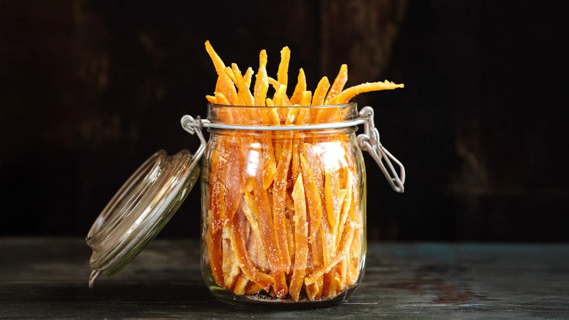 Slupky nepatří do koše, ale do cukru. Vyrobte si domácí kandovanou kůru