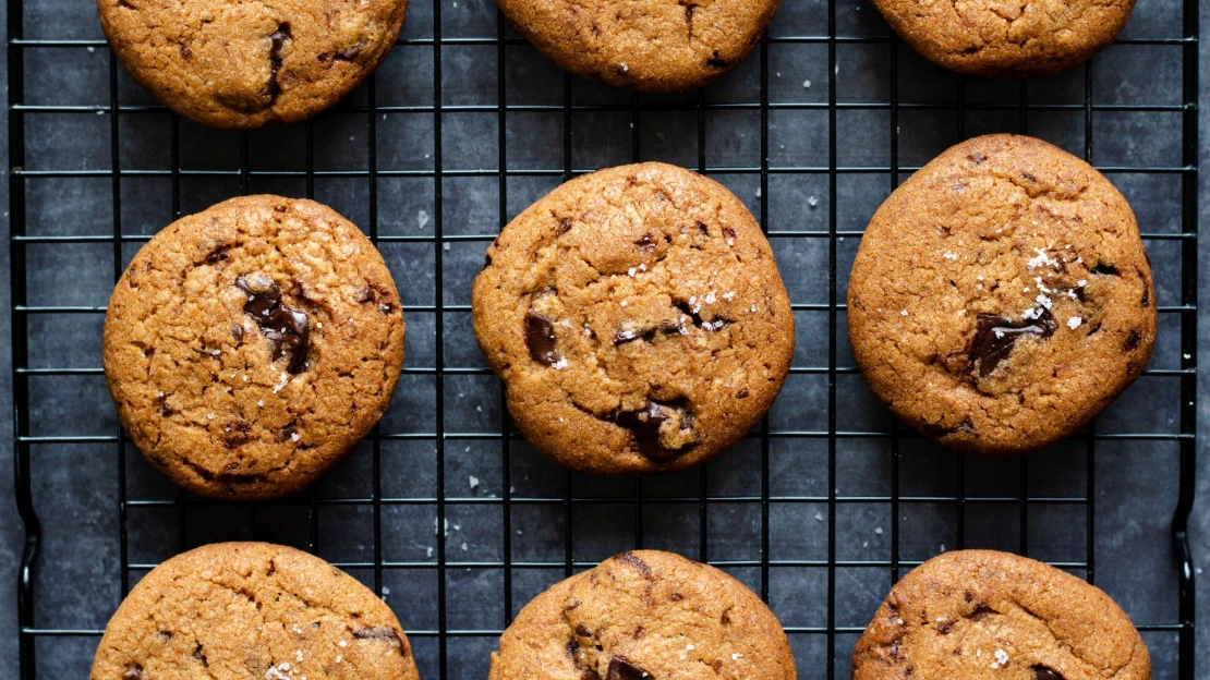 Láska na první křupnutí. Uhrančivé kávové cookies s&nbsp;čokoládou