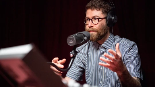 Zajímá nás proč, říká Matěj Skalický o&nbsp;podcastu Vinohradská 12