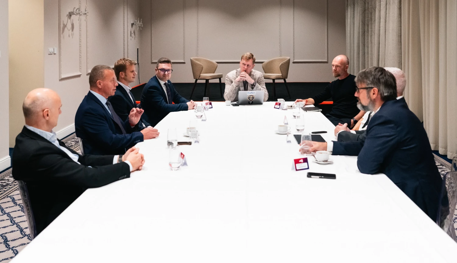 Evropa zaspala. Nemá vizi, jak se bránit, shodli se zástupci zbrojního průmyslu