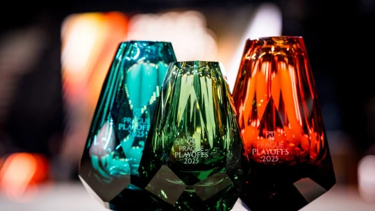 Síla řemesla, moment vítězství. Trofeje z Květné ozdobily galashow světového parkuru