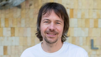 Mikrobiom řídí vše. Co udělat, aby lépe fungoval? Strčte ruce do hlíny, říká vědec