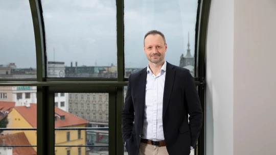Zahrál si NHL, teď hraje Petr Míka a jeho firma první ligu mezi realitkami