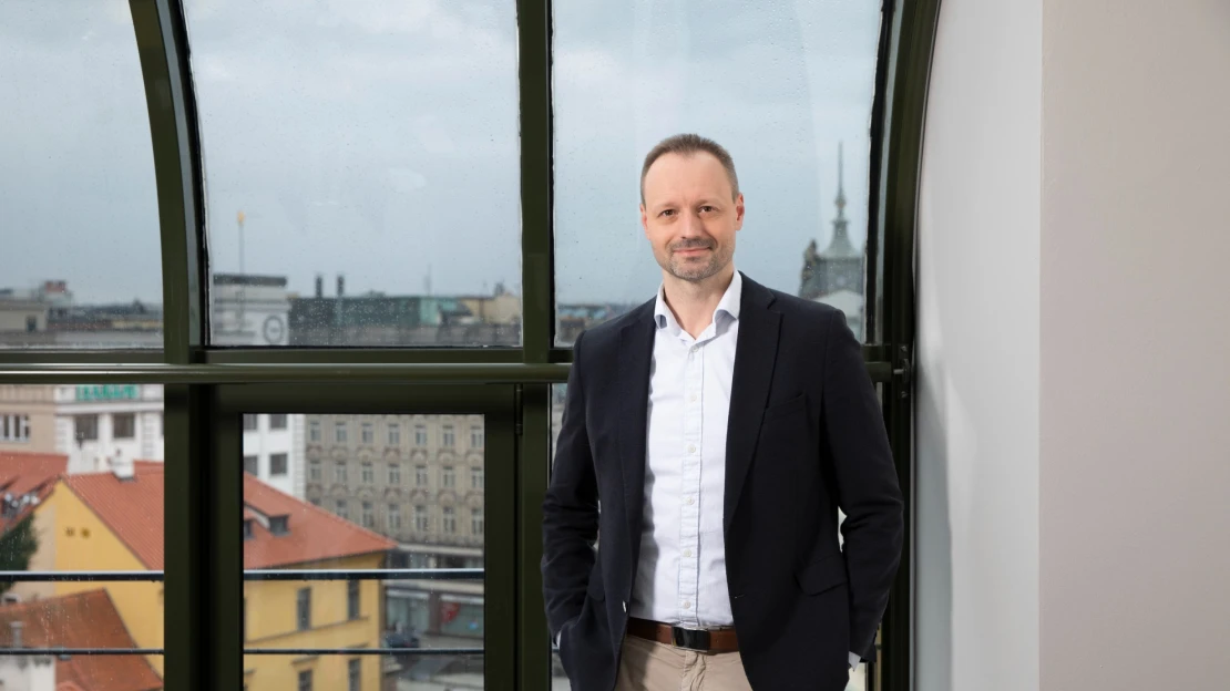 Zahrál si NHL, teď hraje Petr Míka a jeho firma první ligu mezi realitkami