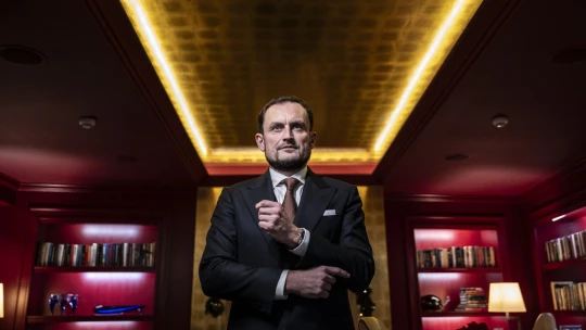 Začal s limonádami. Letos Robert Vaněček předal lahev koňaku za dvanáct milionů