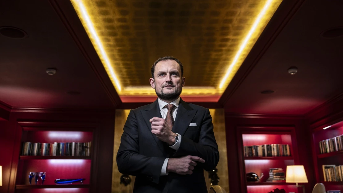 Začal s limonádami. Letos Robert Vaněček předal lahev koňaku za dvanáct milionů