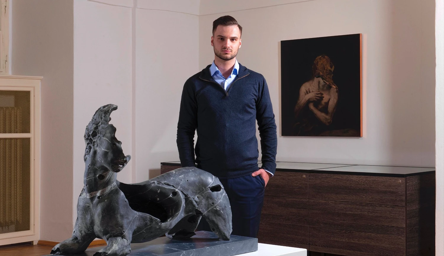 Připravte se na temnotu. Mladý galerista přináší do Prahy špičkovou tvorby z Evropy