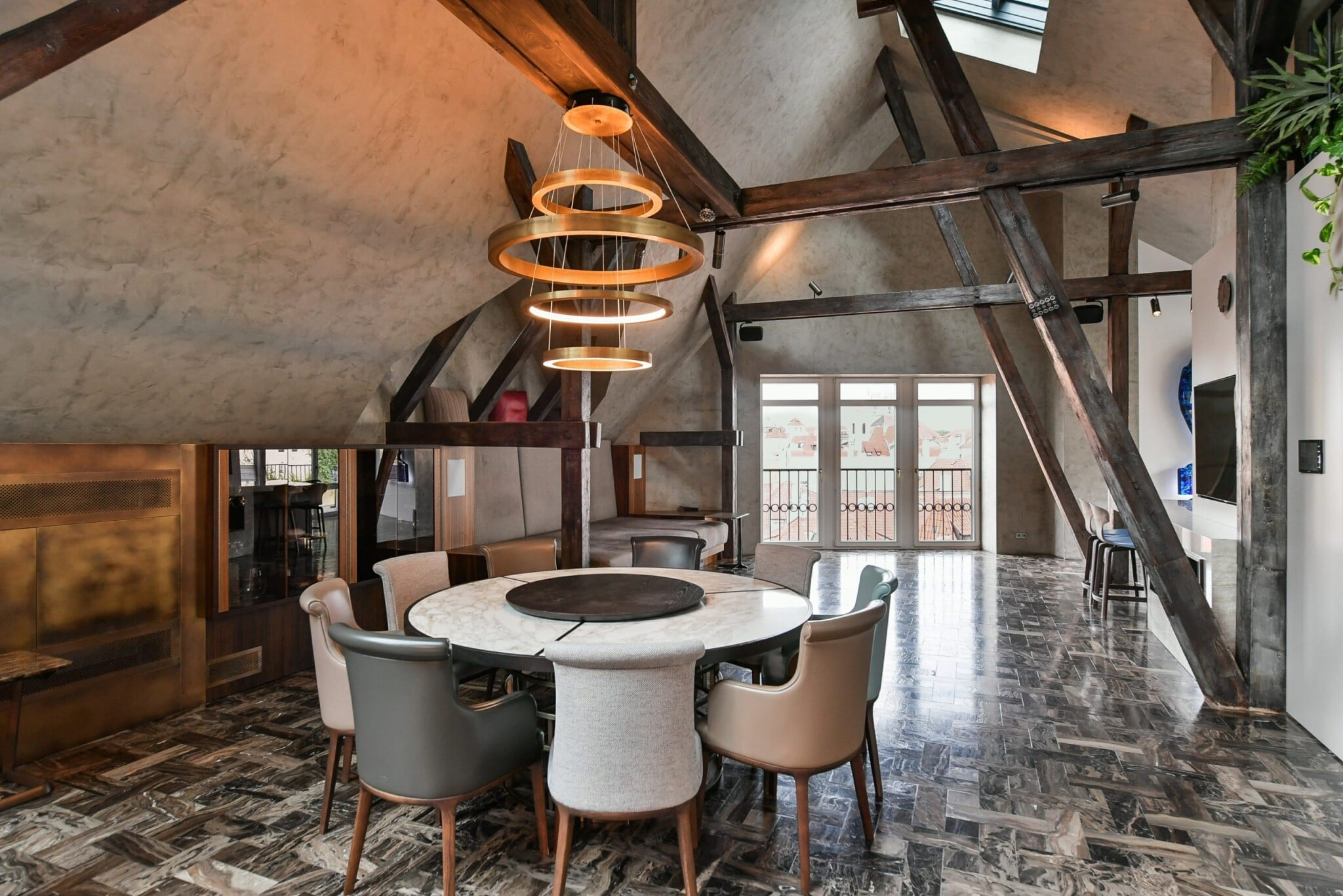 Zahrál si NHL, teď hraje Petr Míka a jeho firma první ligu mezi realitkami