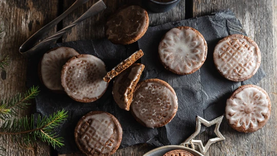 Ihned k snědku. Návykové perníčky glazované rumovou polevou