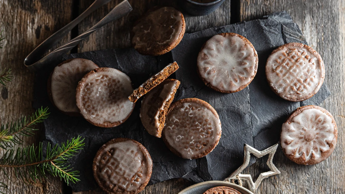 Ihned k snědku. Návykové perníčky glazované rumovou polevou