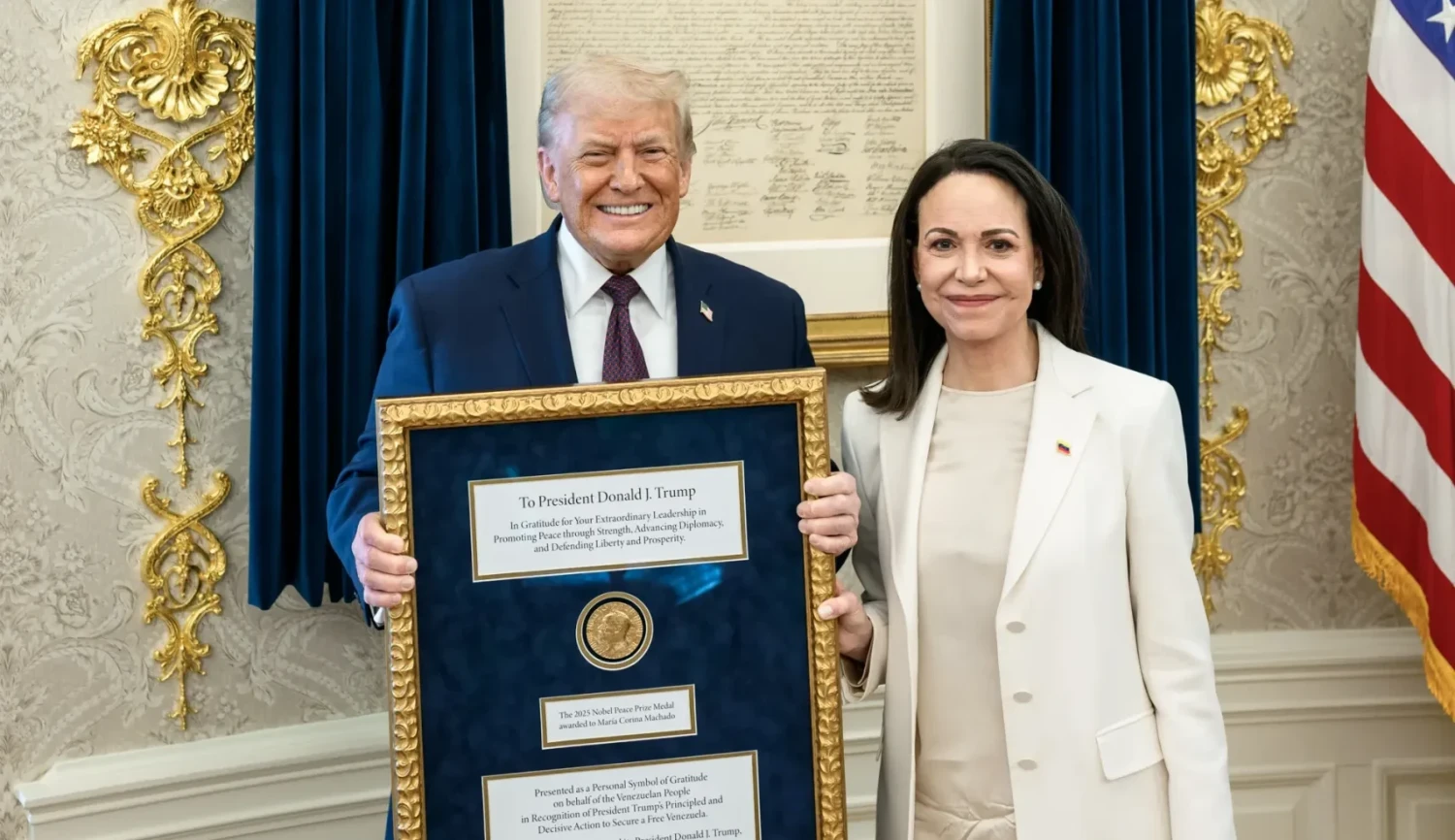 Týden v Trumpově Americe: Prezident USA opět vyhrožoval cizím zemím, íránský vůdce ho označil za zločince