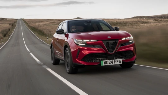 Zachránce Alfy Romeo přiváží kopec zábavy. Ta ale končí zoufale brzy